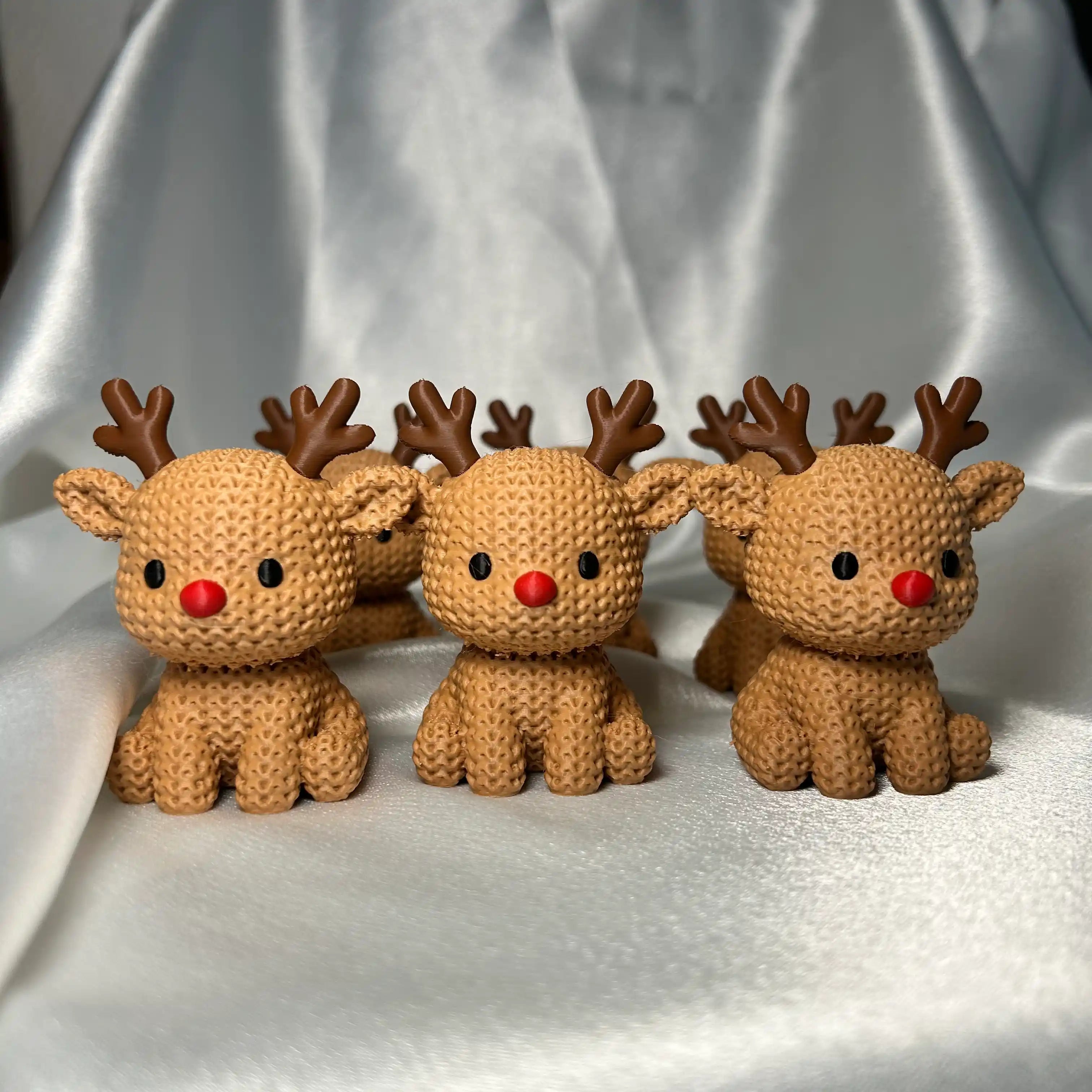 Gestrickte Rentier Figuren