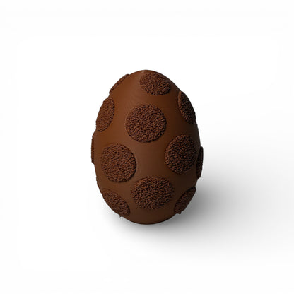 Ein Osterei in braun