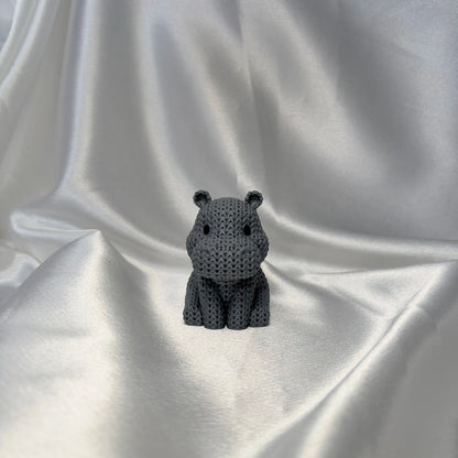 Nilpferd Figur in Strickoptik