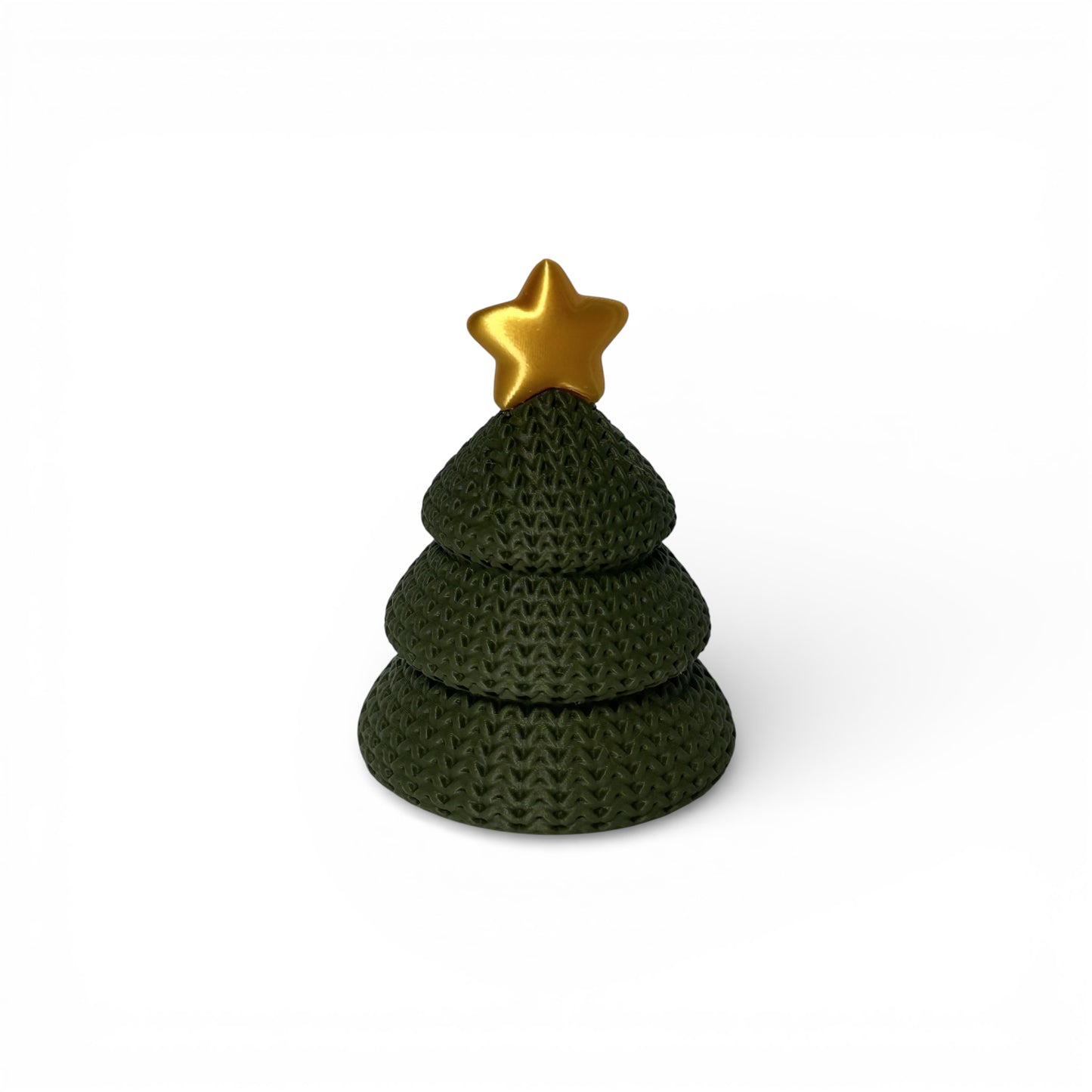 Gestrickter Tannenbaum mit goldenem Stern
